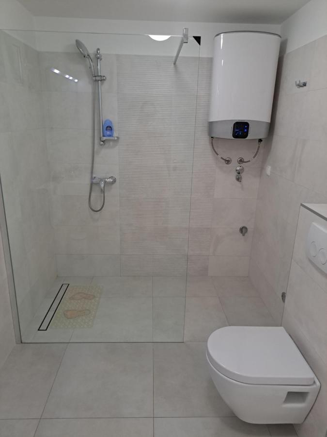 Fig Tree Apartment Povlja  Ngoại thất bức ảnh